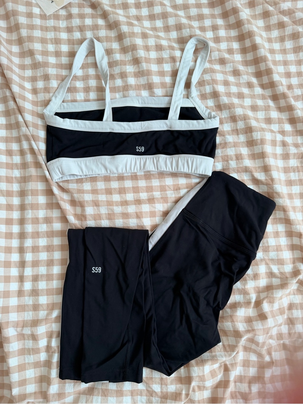 S59 Black and White Sports Bra and Leggings Set - Picture 2 of 2